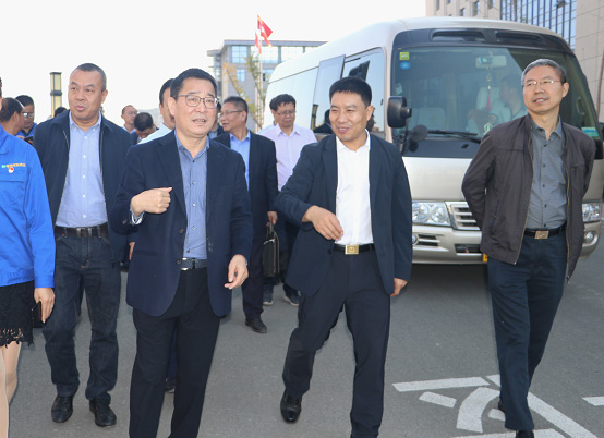 蘭州市委常委、市委秘書(shū)長(zhǎng)，蘭州高新區(qū)黨工委書(shū)記(兼)王方太一行蒞臨隴神戎發(fā)參觀調(diào)研