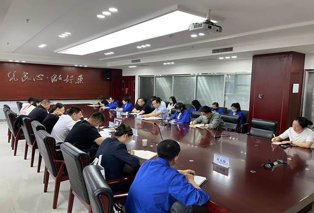 甘肅藥業(yè)集團(tuán)財(cái)務(wù)總監(jiān)王麗華一行蒞臨隴神戎發(fā)進(jìn)行財(cái)務(wù)調(diào)研及財(cái)務(wù)交叉檢查